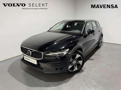 Negro Usado 2023 Volvo V60 CC Core Familiar | 41.500 € (Un poco caro)