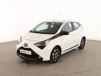 Usado Toyota Aygo X-play 72 CV (52 kW) 2019 Blanco Utilitario