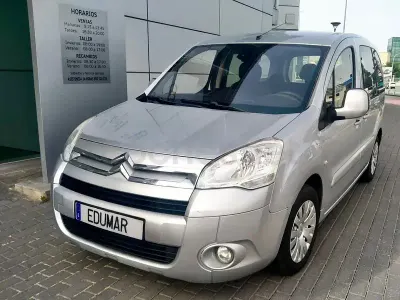 Usado Citroën Berlingo 90 CV (66 kW) 2011 Gris / plata Monovolumen