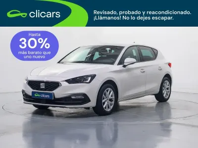 Usado Seat Leon Style 110 CV (80 kW) 2022 Blanco Berlina
