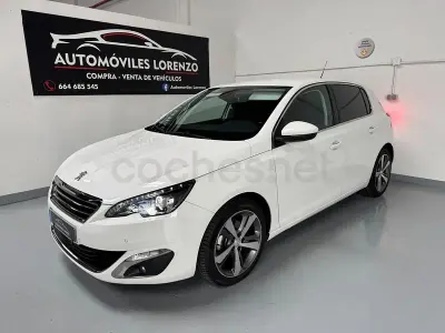 Käytetty Peugeot 308 Allure 130 HP (95 kW) 2015 Valkoinen Sedan