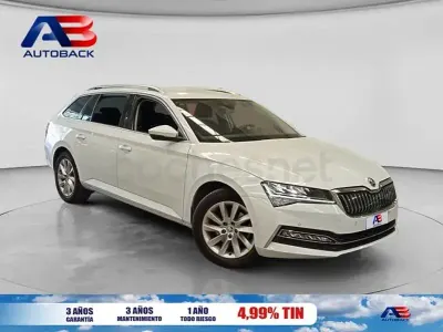 Usado Skoda Superb Style 218 CV (160 kW) 2021 Blanco Familiar