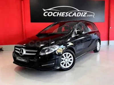 Usado Mercedes B180 109 CV (80 kW) 2017 Negro Utilitario