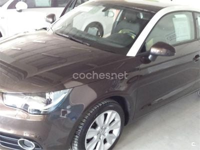 Marrón Usado 2011 Audi A1 Ambition Berlina | 6590 € (Super precio)