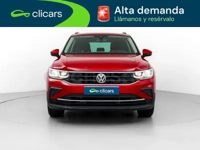 Usado VW Tiguan Life 150 CV (110 kW) 2023 Rojo SUV