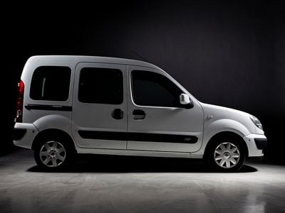 Usado Renault Kangoo Privilege 70 CV (51 kW) 2006 Blanco Monovolumen