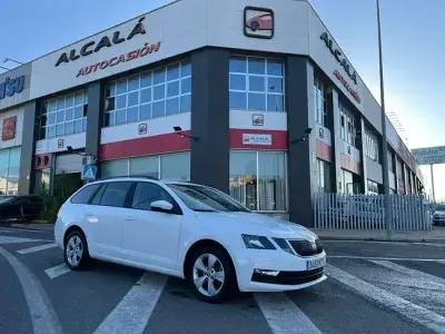 Käytetty Skoda Octavia Ambition 115 HP (84 kW) 2019 Valkoinen Farmari