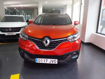 Usado Renault Kadjar Zen 131 CV (96 kW) 2016 Rojo SUV