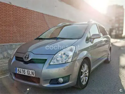 Usado Toyota Corolla Verso Sol 136 CV (100 kW) 2009 Gris / plata Monovolumen