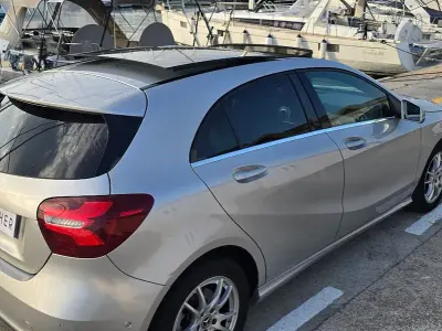 Usado Mercedes A200 156 CV (114 kW) 2017 Gris / plata Utilitario