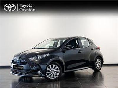 Usado Toyota Yaris Hybrid Active 116 CV (85 kW) 2024 Negro