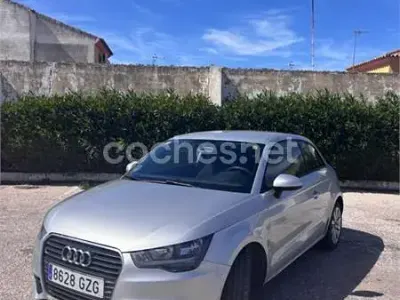 Usado Audi A1 Attraction 105 CV (77 kW) 2010 Gris / plata Utilitario