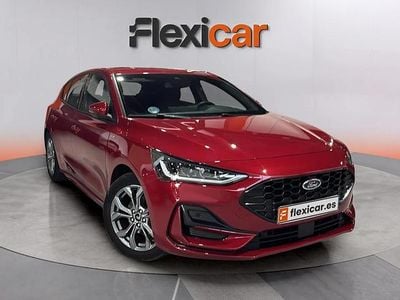 Usado Ford Focus ST-Line 125 CV (91 kW) 2023 Granate Familiar