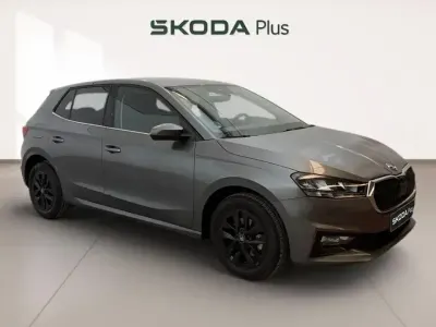 Usado Skoda Fabia Selection 116 CV (85 kW) 2025 Gris Utilitario