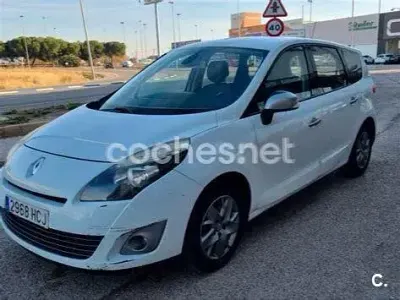 Usado Renault Scénic III Dynamique 110 CV (80 kW) 2012 Blanco Monovolumen