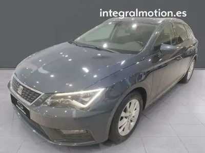 Usado Seat Leon ST 131 CV (96 kW) 2020 Gris Familiar