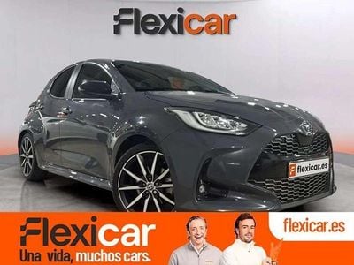 Gris Usado 2025 Toyota Yaris Hybrid Sport Utilitario | 22.990 € (Precio justo)