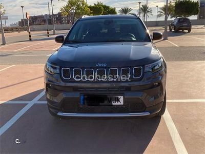 Usado Jeep Compass Limited 190 CV (139 kW) 2023 Gris / plata SUV