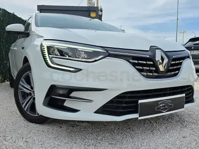 Usado Renault Mégane GrandTour Zen 115 CV (84 kW) 2021 Blanco Familiar