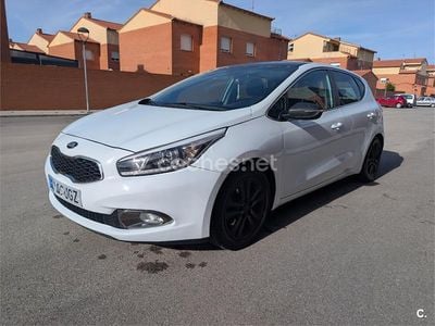 Blanco Usado 2015 Kia Ceed GT Berlina | 4200 € (Precio justo)