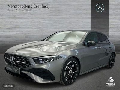 Gris Usado 2024 Mercedes A200 AMG line Berlina | 37.100 € (Precio justo)