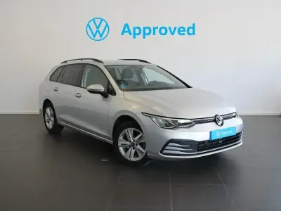 Usado VW Golf VIII Life 110 CV (80 kW) 2024 Gris plata Familiar