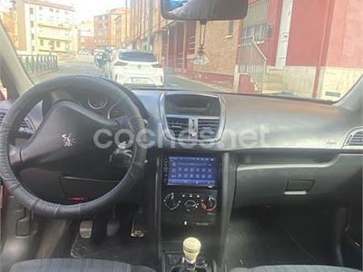 Rojo Usado 2008 Peugeot 207 Berlina | 2800 € (Precio justo)