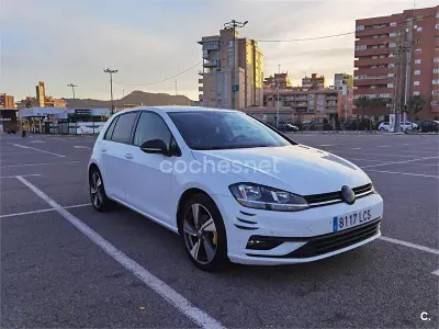 Usado VW Golf VII Advance 115 CV (84 kW) 2020 Blanco Familiar