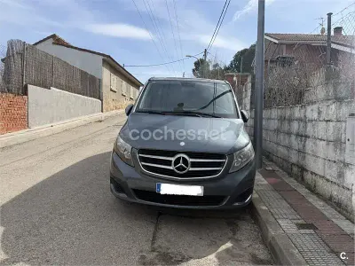 Usado Mercedes V220 Avantgarde 163 CV (119 kW) 2015 Gris / plata Monovolumen