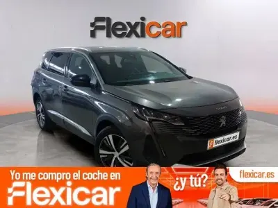Usado Peugeot 5008 Allure 130 CV (95 kW) 2024 Gris / plata SUV