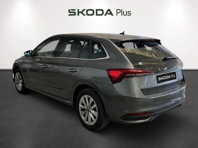 Usado Skoda Scala Selection 115 CV (84 kW) 2025 Gris Utilitario