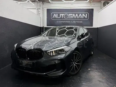 Usado BMW M135 Comfort Edition 306 CV (225 kW) 2021 Gris / plata Utilitario