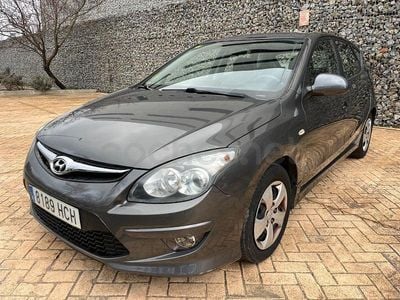 Gris / plata Usado 2011 Hyundai i30 Classic Berlina | 6990 € (Precio justo)