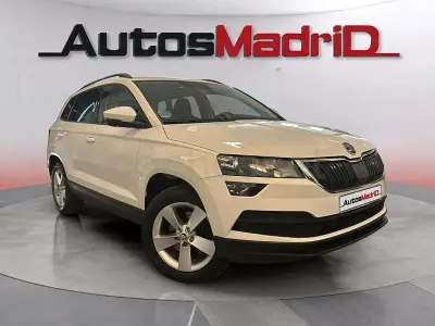 Usado Skoda Karoq Ambition 150 CV (110 kW) 2021 Blanco SUV