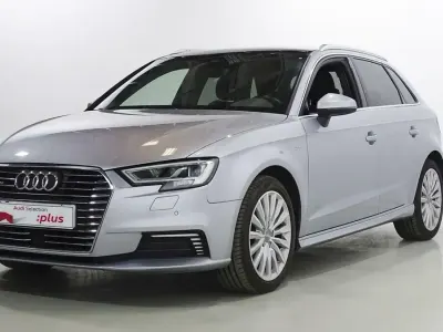 Usado Audi A3 Sportback e-tron Sport 204 CV (150 kW) 2018 Gris plata Utilitario