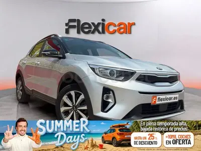 Usado Kia Stonic 120 CV (88 kW) 2021 Gris SUV