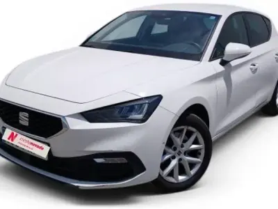 Usado Seat Leon Style 150 CV (110 kW) 2023 Blanco