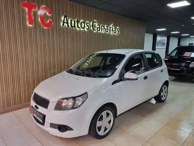 Usado Chevrolet Aveo LS 101 CV (74 kW) 2011 Blanco Berlina