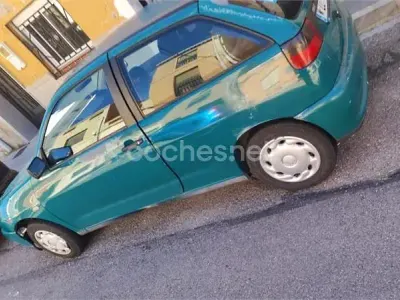 Usado Seat Ibiza 60 CV (44 kW) 1996 Verde Utilitario