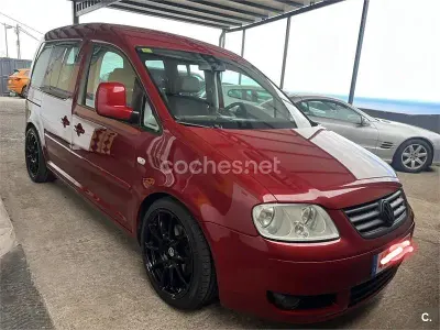 Usado VW Caddy Life 104 CV (76 kW) 2005 Rojo Monovolumen