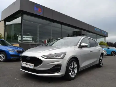Usado Ford Focus Trend 120 CV (88 kW) 2022 Gris / plata Berlina