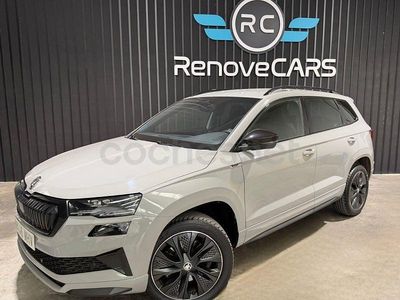 Usado Skoda Karoq SportLine 150 CV (110 kW) 2023 Gris / plata SUV