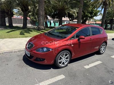Käytetty Seat Leon Sport 105 HP (77 kW) 2007 Punainen Viistoperä