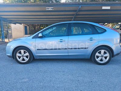 Usado Ford Focus Sport 109 CV (80 kW) 2006 Azul Berlina
