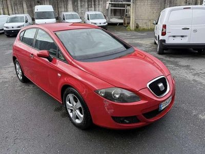 Usado Seat Leon Sport 125 CV (91 kW) 2008 Rojo Utilitario