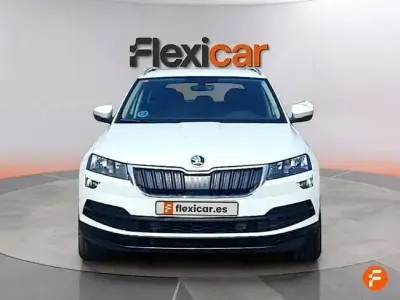 Usado Skoda Karoq Ambition 150 CV (110 kW) 2022 Blanco SUV