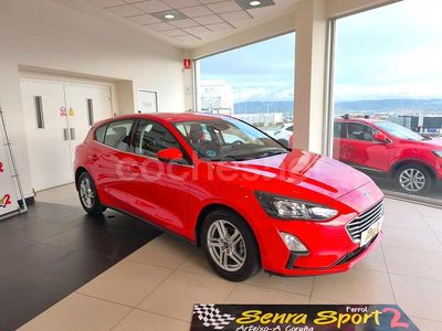 Usado Ford Focus Trend 95 CV (69 kW) 2022 Rojo Berlina