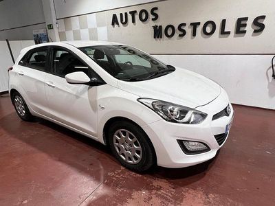 Usado Hyundai i30 100 CV (73 kW) 2015 Blanco Berlina