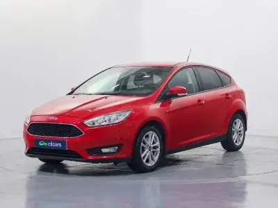 Usado Ford Focus Trend+ 125 CV (91 kW) 2018 Rojo Berlina