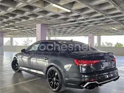 Usado Audi A4 150 CV (110 kW) 2018 Gris / plata Berlina